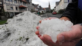 Hagelkörner wie Taubeneier verletzen Kinder