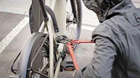 Hinter Schloss und Riegel