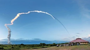 Elefantenhochzeit im Orbit