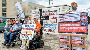 Die Angst vor dem Zwangs-Umzug ins Heim