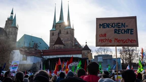 Tausende demonstrieren gegen Zusammenarbeit mit AfD