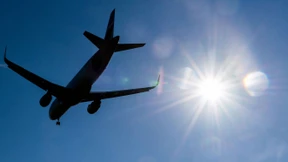 Deutschland will mehr Klimaschutz im Luftverkehr und in der Autoindustrie