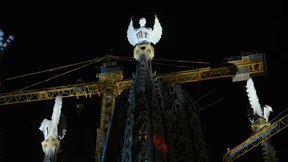 Zwei neue leuchtende Türme für die Sagrada Familia