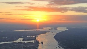 Tschechen wollen mit Floß aus Plastikmüll nach Hamburg fahren