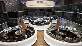 Dax findet Halt bei 9800 Punkten