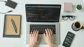 Wie KI-Einsatz den Arbeitsmarkt verändert