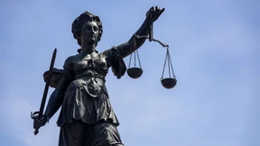 Gefängnisbeamtin verliert Job wegen Nacktfotos für Häftling