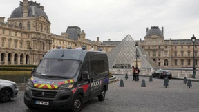 Polizei nimmt fünf weitere Verdächtige im Louvre-Fall fest