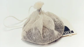 Wie der Tee in den Beutel kommt