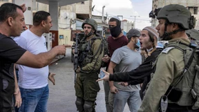 Jüdischer Siedler greift israelische Soldaten an