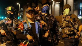 Militante „Boogaloo Bois“ lassen die Muskeln spielen