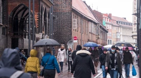 Bundesweite Sieben-Tage-Inzidenz sinkt auf gut 1140