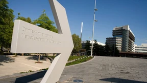 Mercedes-Belegschaft kämpft um Arbeit am Elektroauto