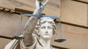 Frühere Lehrerin teilt Reichsbürger-Gedankengut – und verliert Pension