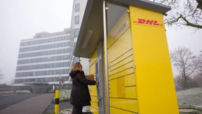 Das Paket kann am  Empfang abgeholt werden