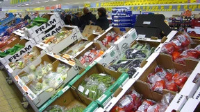 Daher wird Bio-Gemüse in Plastik verpackt