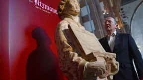 Stummer Diener ohne Gesicht