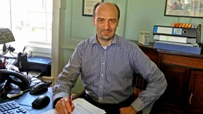 Dieser Mann gab Guttenberg eine zweite Chance