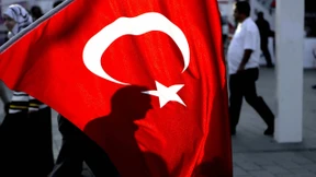 Türkischer Sportminister spricht in Köln zu 30.000 Erdogan-Fans