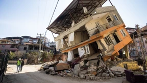 Wie kann der Wiederaufbau finanziert werden?