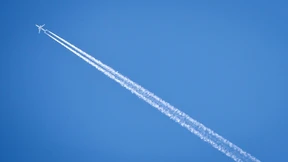 Berufsverbot für Lehrerin, die Sex mit Schüler in Flugzeug hatte