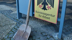 Bundesagentur rechnet für 2013 mit Milliarden-Verlust