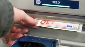 Kein Schadenersatz für „Bissopfer“ eines Geldautomaten