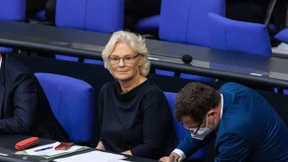 „Werde Aufgabe erfüllen, Bundeswehr ordentlich auszustatten“