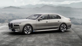 Auf einen BMW i7 mit Technik & Motor