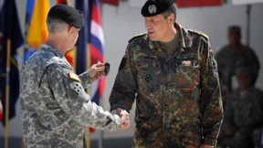 Am Ärmel das Schwert der Freiheit