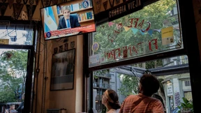 Argentiniens Notfallplan: Drastische Kürzungen und Abwertung