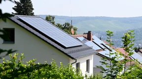 Jetzt wirbt auch Laschet für Solardächer