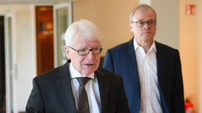 Ehrenpräsident und Präsident zugleich