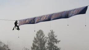 Protest gegen A 49 mit Stahlseil bremst Autofahrer aus