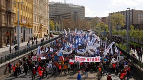 Zehntausende demonstrieren gegen tschechische Regierung