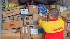 Wie Zusteller mit der Pakete-Flut vor Weihnachten kämpfen