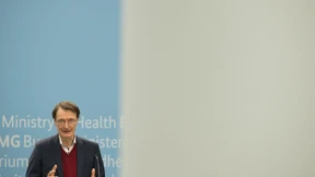 Bund und Länder wollen sich im Januar auf Klinikreform einigen