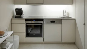 Mann bricht in Wohnung ein und macht sich Essen