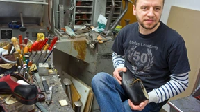 Ein Meister am Brandsohlenhobel