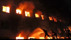 Zahlreiche Tote bei Großbrand in Textilfabrik