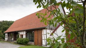 Neubau unterm Scheunendach