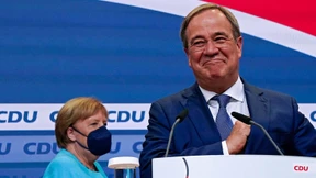 Laschet erhebt Anspruch auf Regierungsbildung
