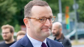 Spahn ordnet Personaluntergrenzen an