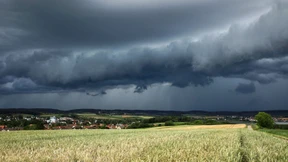Schwere Gewitter und Starkregen drohen