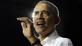 Obama wirft Trump vor, der Post „die Kniescheiben zu zertrümmern“