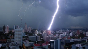 Afrika ist der Kontinent der Blitze 