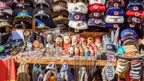 Hammer, Sichel, Aas, Spion