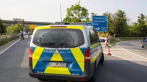 Polizei findet 135 Kilo Drogen durch Autounfall