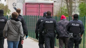 Razzia gegen Schleuser – Feuer in Schweinestall