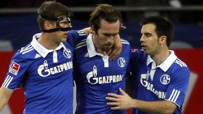 Schalke bleibt Verfolger